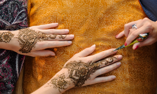 Shrunalipol.Makeup & Mehandi Artist, Hubballi